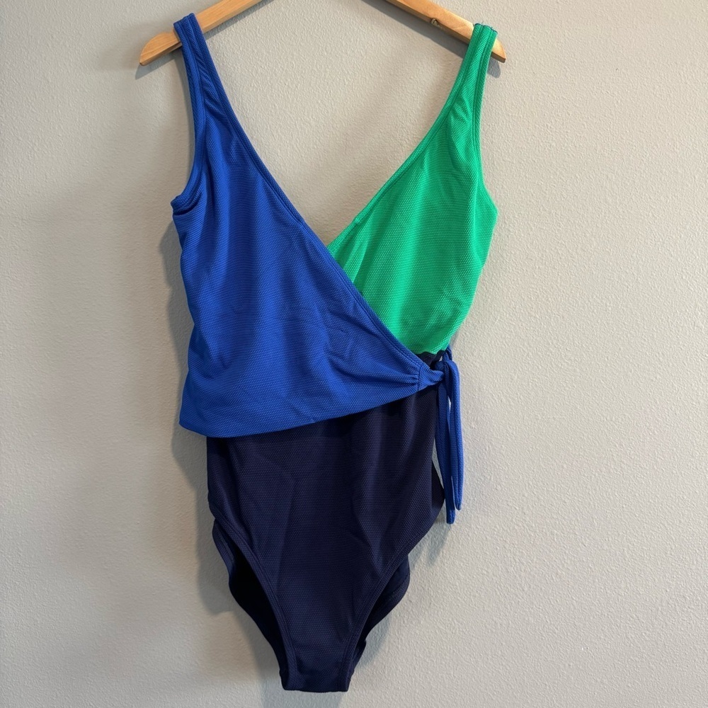 Tommy Bahama Colorful Colorblock V Neck One Piece Swimsuit 16